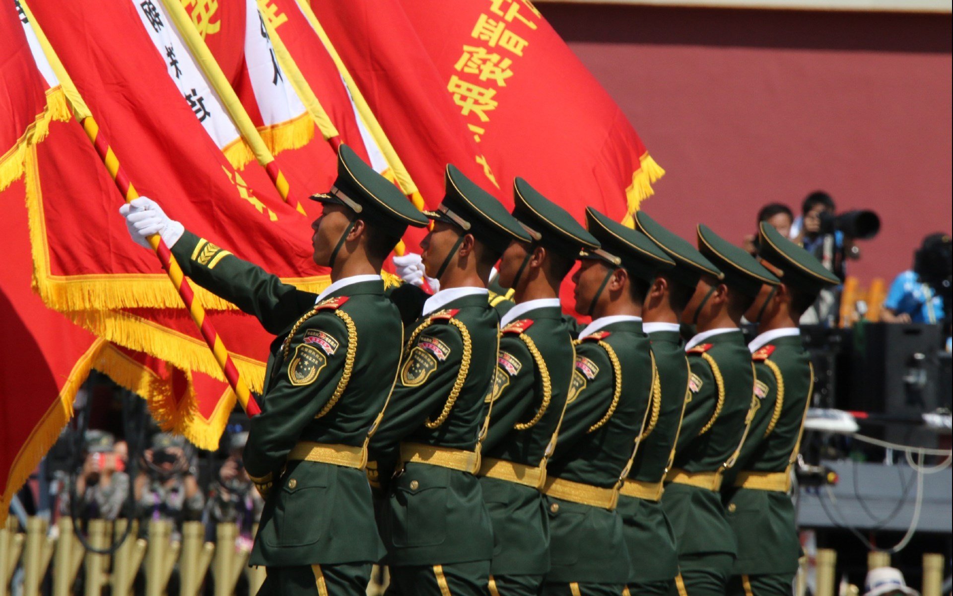 爱游戏电竞官网-_青少年飞盘命中赛：开启你的运动梦_，青少年飞盘重量