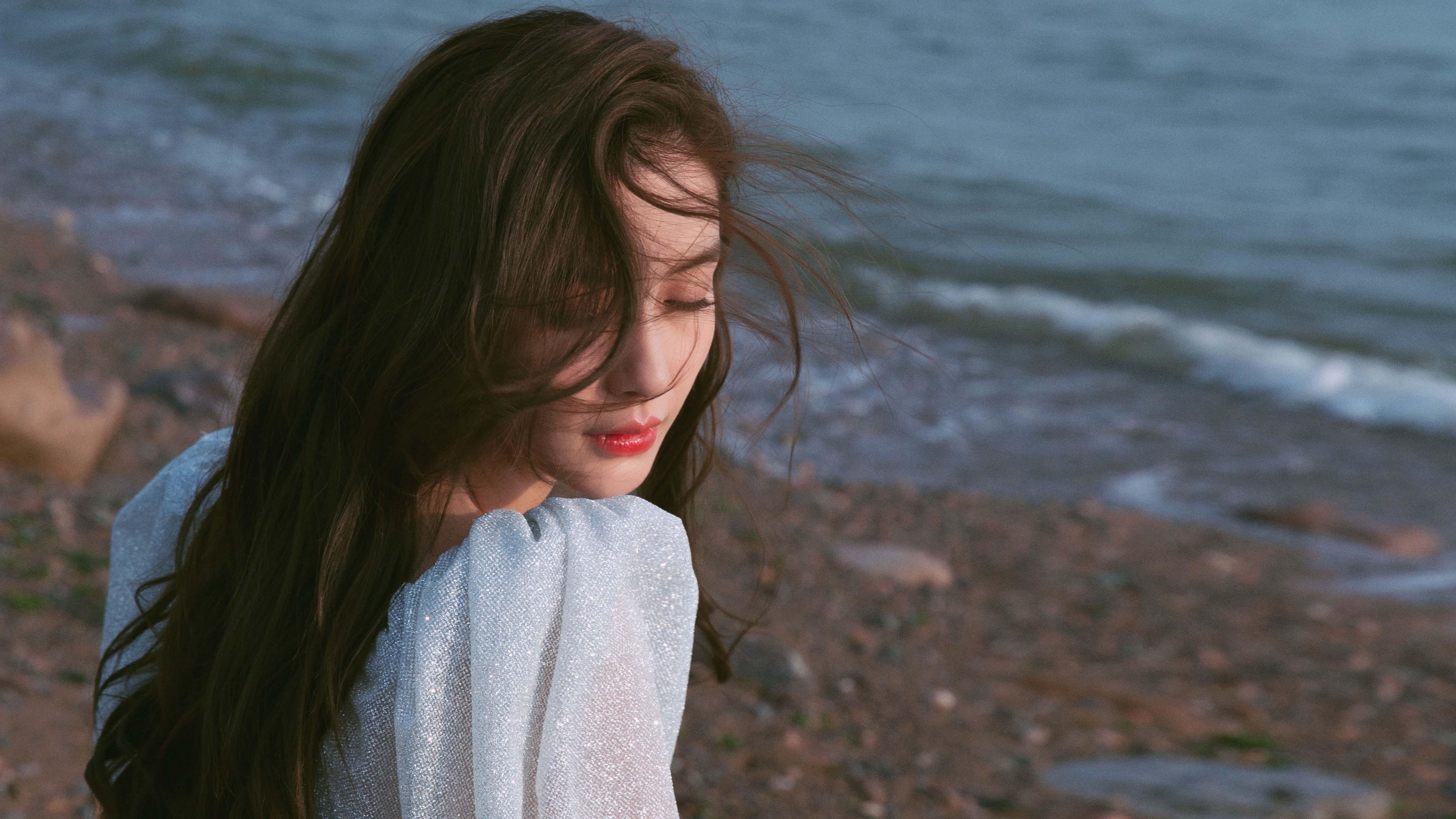 爱游戏app-经典瞬间：蒂伊在死角投中“极远三分”，成媒体焦点！