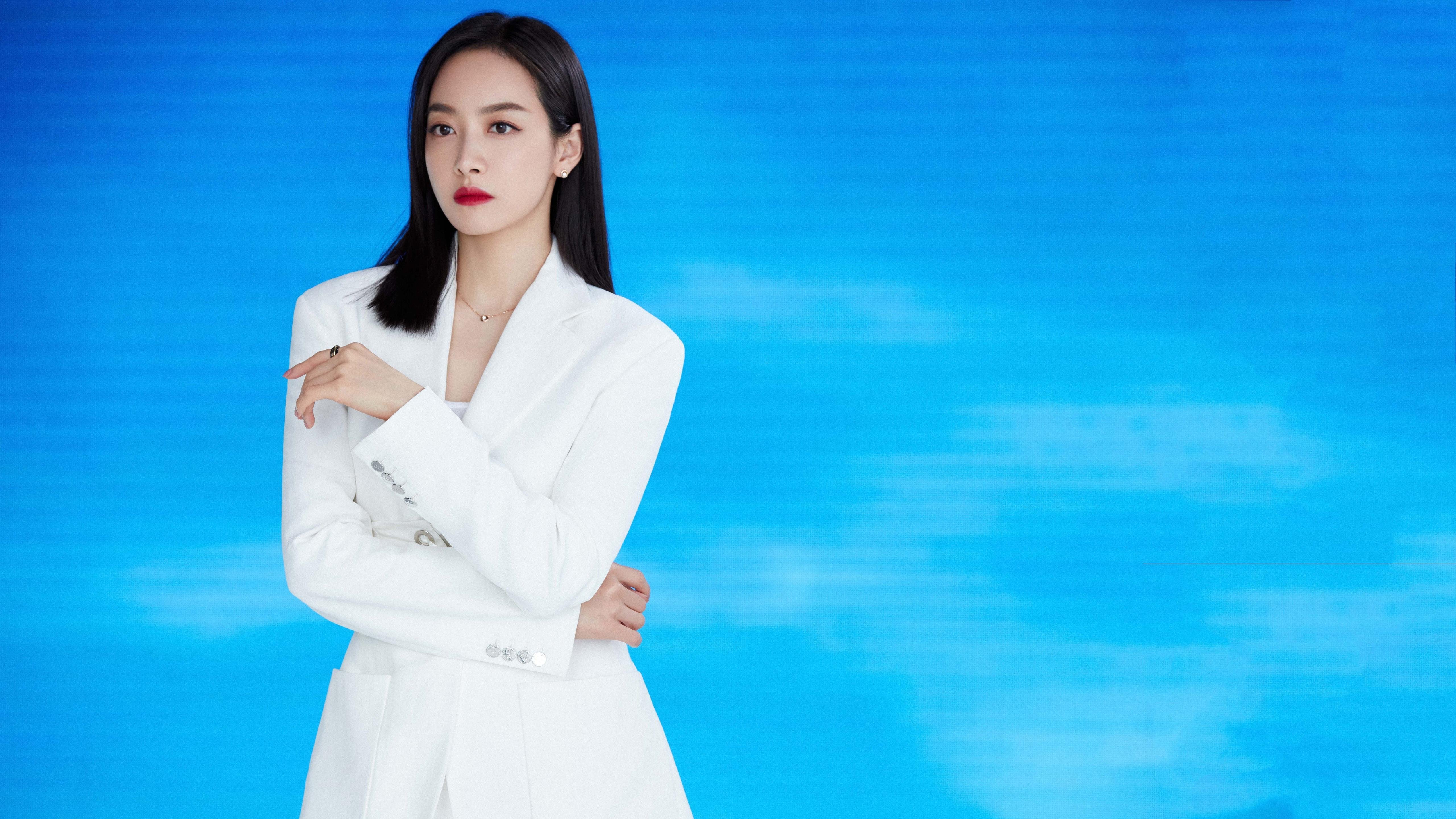 《勇士主帅强调调整策略,备战下一场比赛》,勇士现任32号