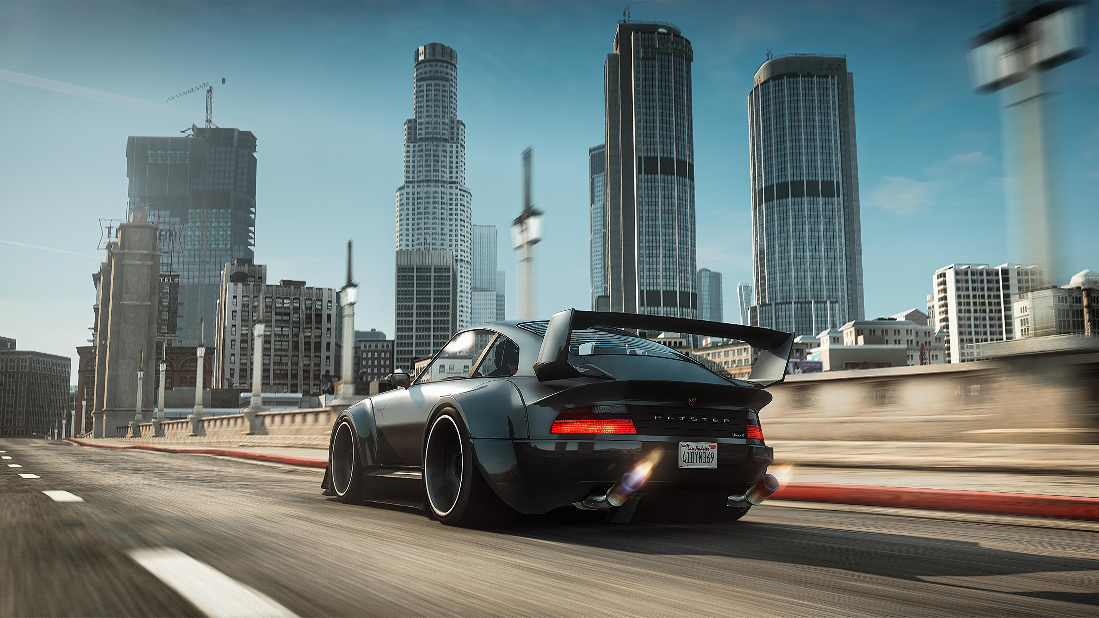 “宽板滑水赛：马鞍山赛场挑战极限水上运动”