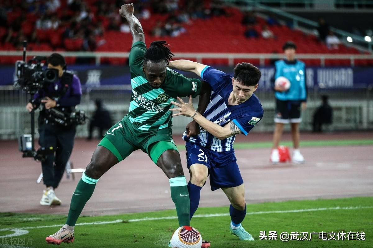 爱游戏体育:中超联赛焦点战,豪门对决引爆球迷热情的简单介绍 爱游戏体育:中超联赛焦点战,豪门对决引爆球迷热情的简单介绍