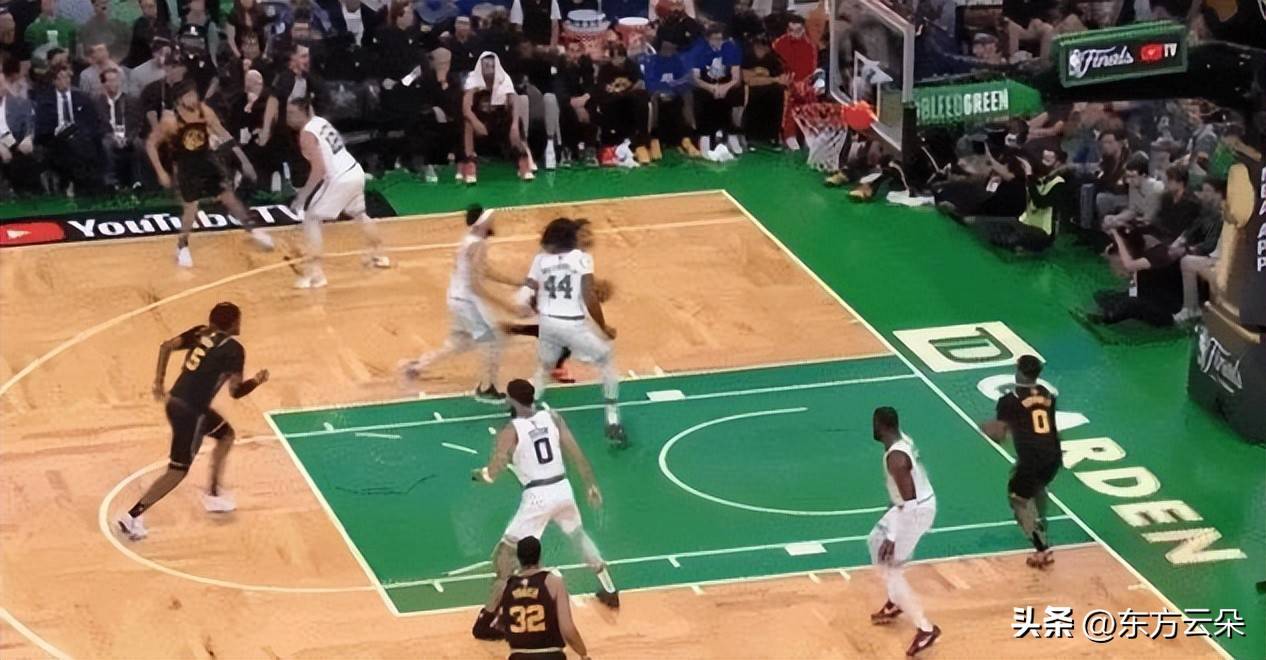 爱游戏体育:湖人队新赛季训练计划:体能储备,战术演练,为新赛季做好充分准备的简单介绍 爱游戏体育:湖人队新赛季训练计划:体能储备,战术演练,为新赛季做好充分准备的简单介绍