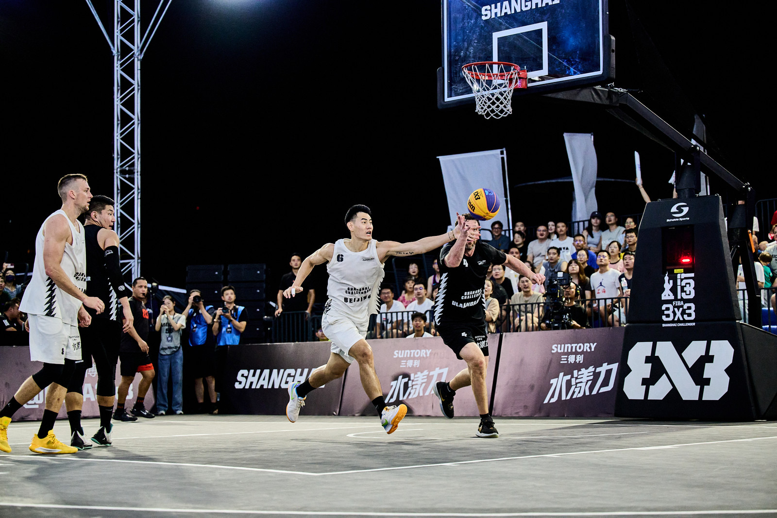 关于爱游戏体育:篮球公益活动传递温暖,关爱弱势群体的信息 关于爱游戏体育:篮球公益活动传递温暖,关爱弱势群体的信息