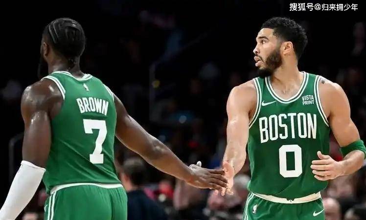 爱游戏体育:凯尔特人队伤病情况:塔图姆脚踝扭伤,出战成疑的简单介绍 爱游戏体育:凯尔特人队伤病情况:塔图姆脚踝扭伤,出战成疑的简单介绍