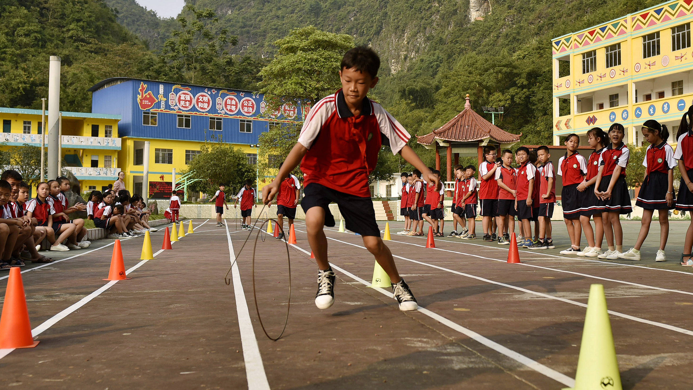 爱游戏体育:年轻门将韩佳奇技术特点分析：潜力与成长空间