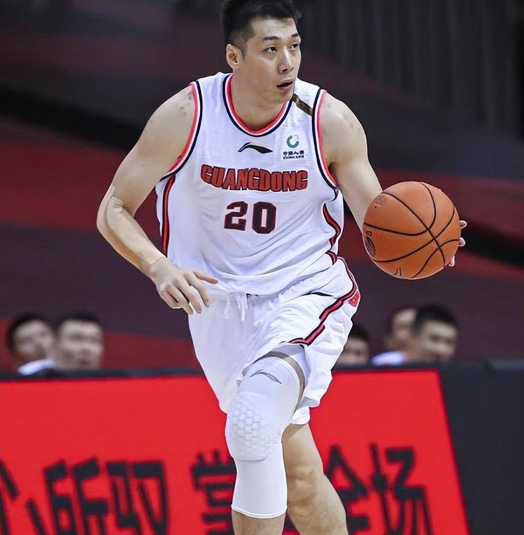 爱游戏在线娱乐官网-爱游戏体育:老将冯潇霆：发挥经验，帮助年轻球员成长的简单介绍